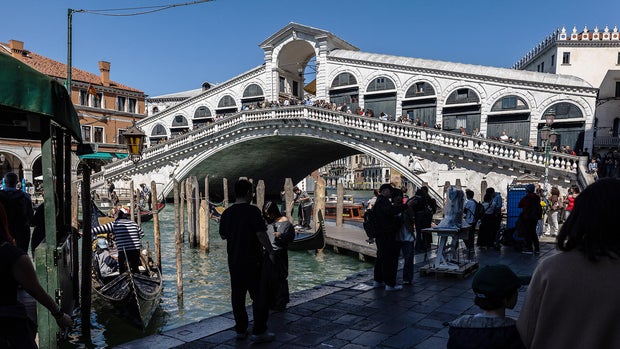 This Week: Overtourism, Therapy Horses and Mozart