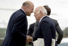 Billionaires of the world, unite!