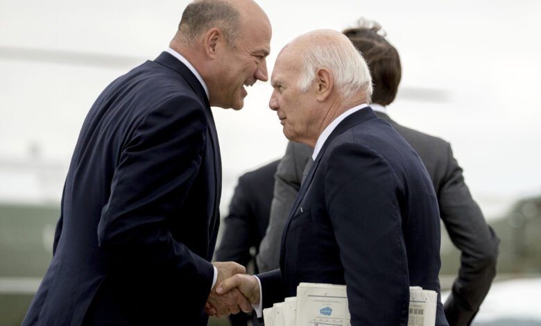 Billionaires of the world, unite!