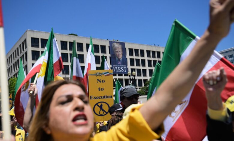 Trump pauses Iran strike, keeps commanders on standby Trump pauses Iran strike, keeps commanders on standby
