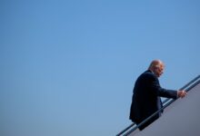 Swing voters fault Trump, but won’t switch parties