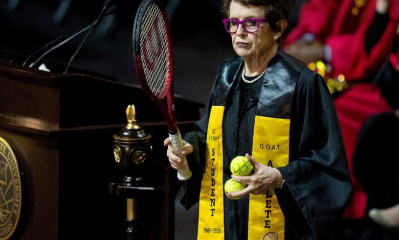 Billie Jean King earns degree after decades away