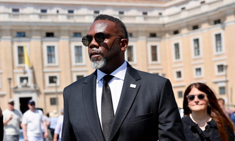 Mayor Johnson heads to Vatican for private Pope meeting Mayor Johnson heads to Vatican for private Pope meeting