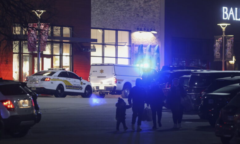Chicago man gets 18 years for Oakbrook Center shootout
