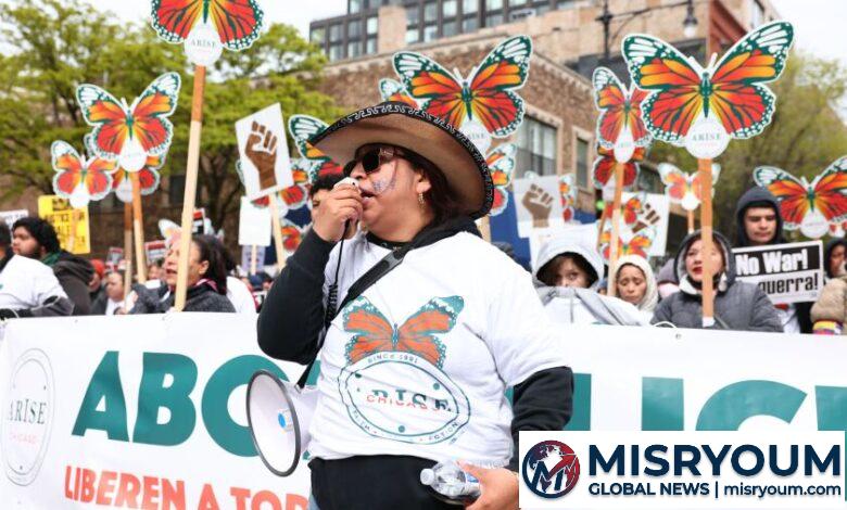Chicago May Day March Draws Immigrant Family Chicago May Day March Draws Immigrant Family