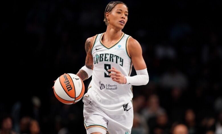 Sky waive Maddy Westbeld, Aicha Coulibaly
