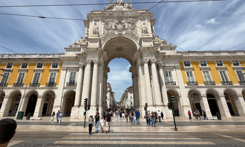 Portugal tour spotlights monarchy fears in US