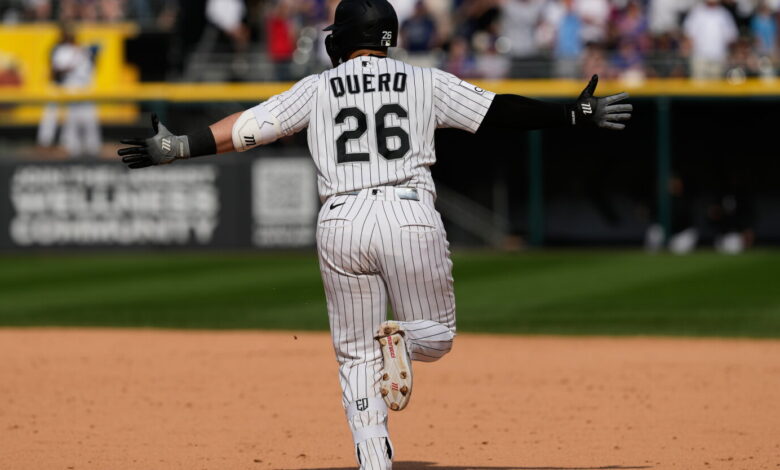 Unlikely Sox heroes walk off Cubs in 9-8