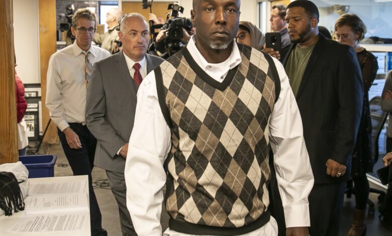 Chicago weighs .5M more in police abuse settlements