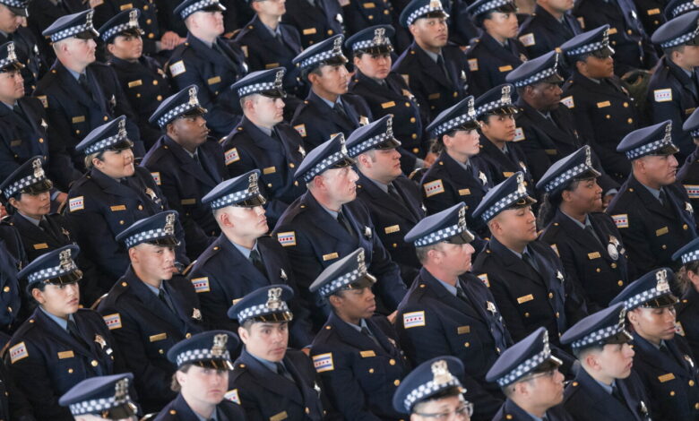Chicago City Council bans officers tied to extremist groups
