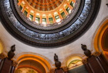 Illinois Democrats near B budget despite tax fights