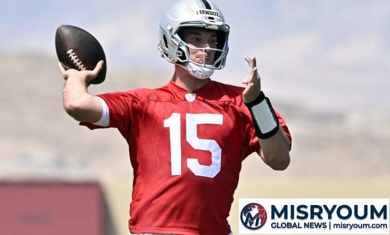 Raiders rookie Fernando Mendoza adjusts under center Raiders rookie Fernando Mendoza adjusts under center