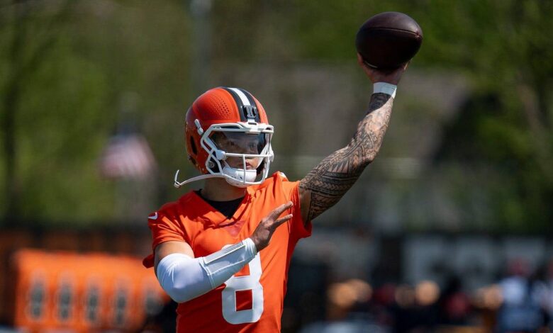 Verse’s No. 8 debut puts Dillon Gabriel on notice Verse’s No. 8 debut puts Dillon Gabriel on notice