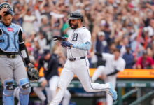 White Sox squander late leads, get swept by Tigers