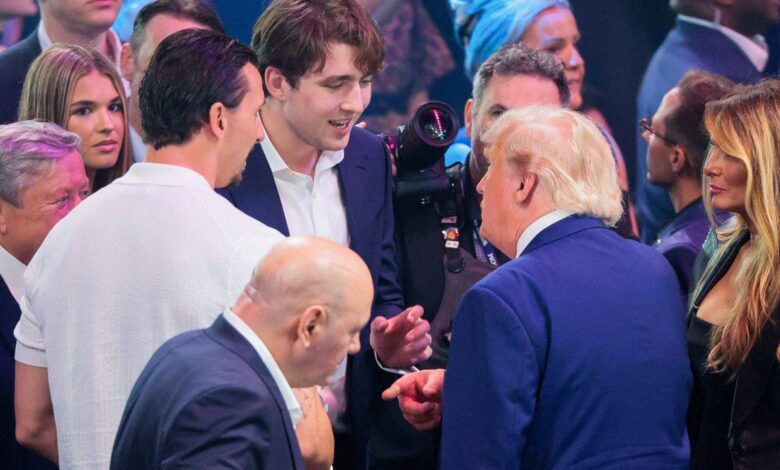 Barron Trump walks onto White House lawn for UFC Barron Trump walks onto White House lawn for UFC