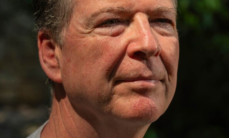 Comey returns to court as punishment campaign deepens