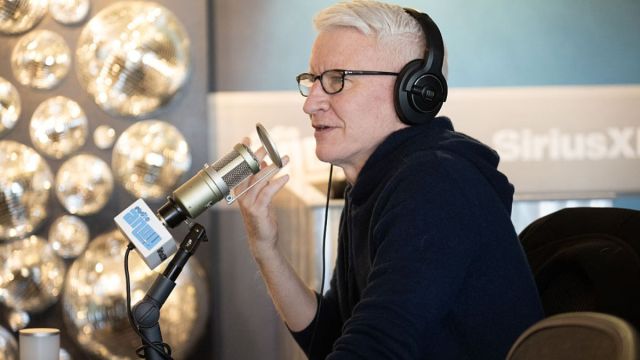 Anderson Cooper Laughs at Trump’s “T1” Phone Claim