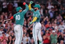 Red Sox pour on offense, rout Rangers 10-1