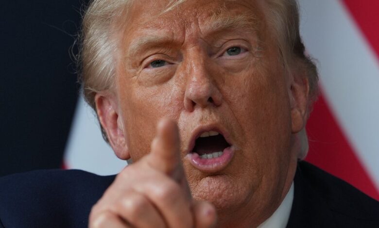 Trump Returns at 4:32 a.m. to Call Critics “Fools” Trump Returns at 4:32 a.m. to Call Critics “Fools”