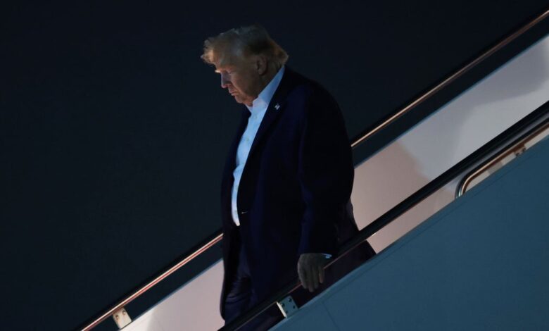 Trump signs Iran deal, undercutting war aims Trump signs Iran deal, undercutting war aims