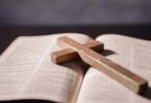 Texas board votes to mandate Bible reading