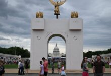 At the Great American State Fair, unity strains