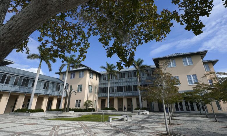 New College to absorb USF Sarasota-Manatee July 1 New College to absorb USF Sarasota-Manatee July 1