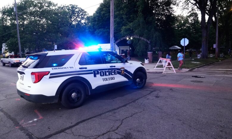 Police hunt suspects after 12 shot near Toledo festival