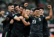 Mexico advances first to knockout stage after 1-0 win