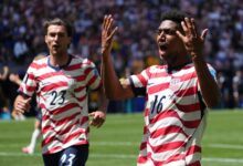 U.S. men surge past Australia, eyes knockout run