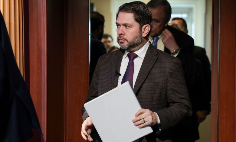 Gallego demands apology as Senate ethics inquiry ends