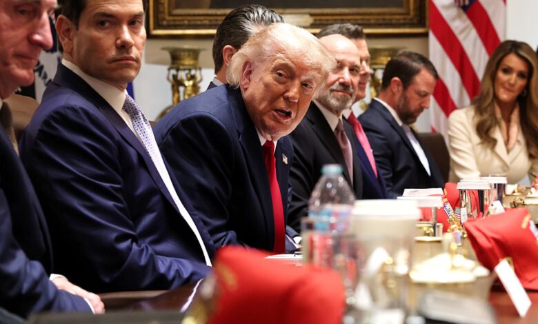 In Trump’s Cabinet, flattery crowds out governance In Trump’s Cabinet, flattery crowds out governance
