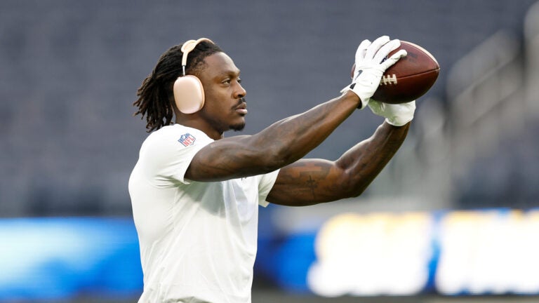 Patriots pay steep price for A.J. Brown