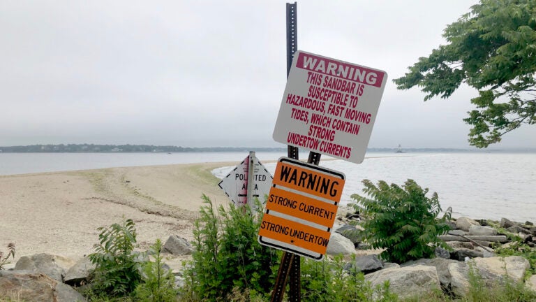 Child drowns at Conimicut Point Beach in R.I. Child drowns at Conimicut Point Beach in R.I.