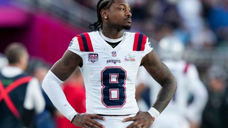 Vrabel Won’t Rule Out Diggs, Patriots Focus In House