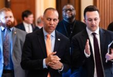 Jeffries’ shift helps sink short-term FISA extension