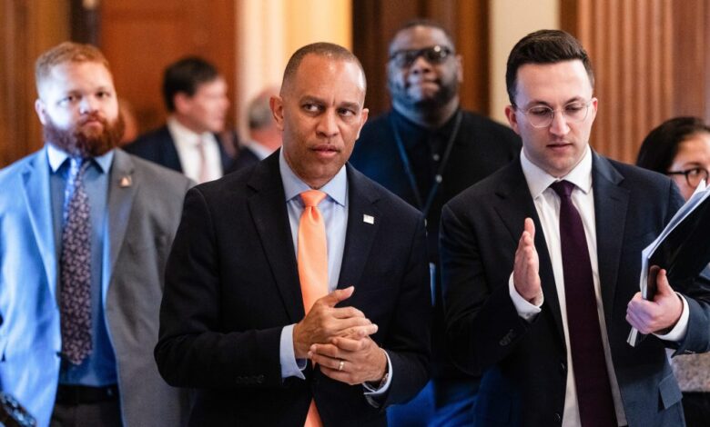 Jeffries’ shift helps sink short-term FISA extension Jeffries’ shift helps sink short-term FISA extension