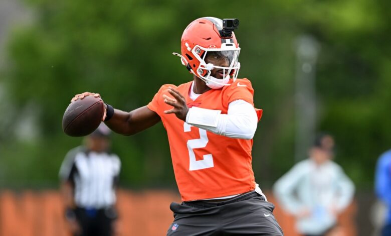 Browns QB Sanders looks more poised heading to camp Browns QB Sanders looks more poised heading to camp