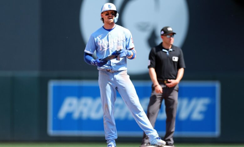 Bobby Witt Jr. exits Royals game with knee soreness