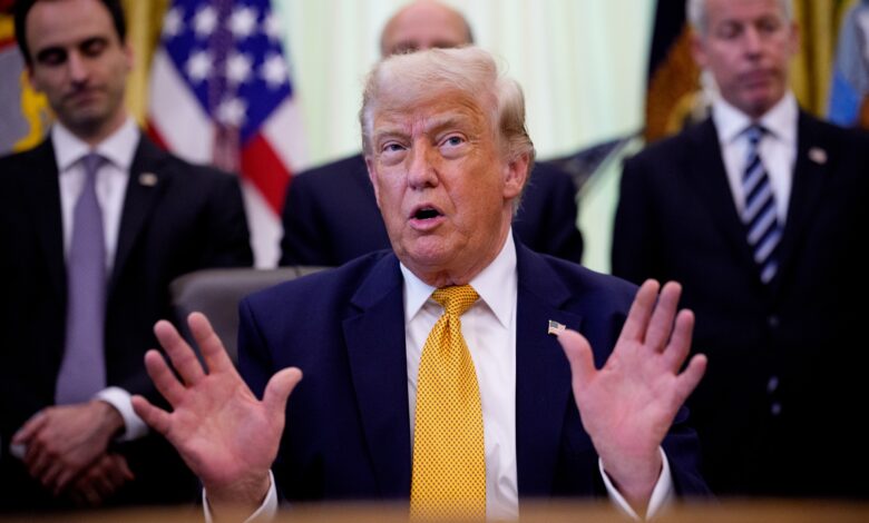 Supreme Court backs Trump firing FTC chair, limits Fed