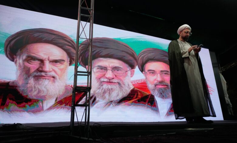 Second US strikes hit Iran as Gulf states respond Second US strikes hit Iran as Gulf states respond