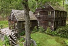 Colonial-style Worthington home lists for 9,000