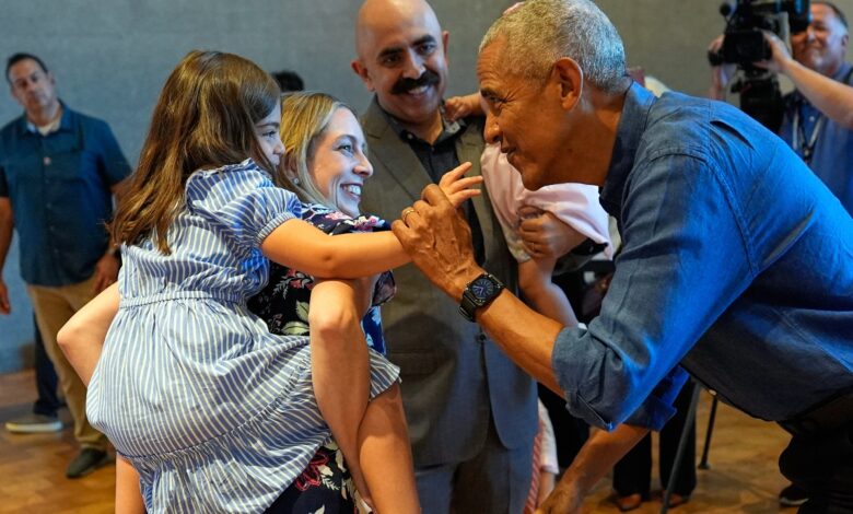 Obama Center opens; first visitors meet Obamas Obama Center opens; first visitors meet Obamas