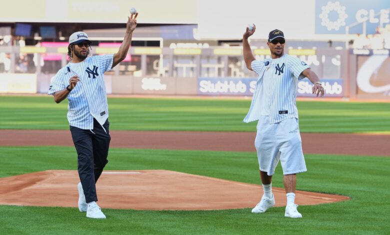 Brunson and Hart honor Knicks at Yankee Stadium