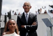 Obama Center opens; Trump stews over invitation snubs