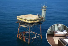 Tourists pay thousands to stay marooned on Frying Pan Tower