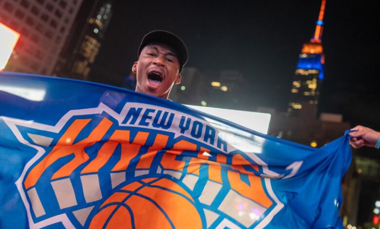 Trump Heads to Game 3, Knicks’ Moment at Risk Trump Heads to Game 3, Knicks’ Moment at Risk