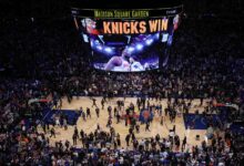 Knicks rally past Spurs, setting up a 53-year wait