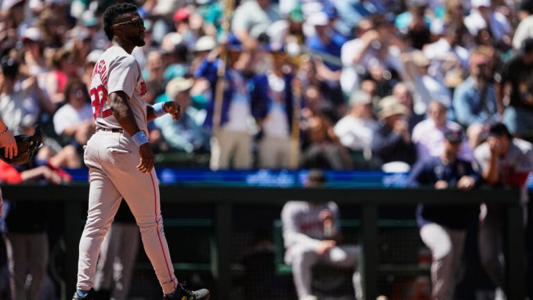 Red Sox stymied again, Mariners finish 3-1