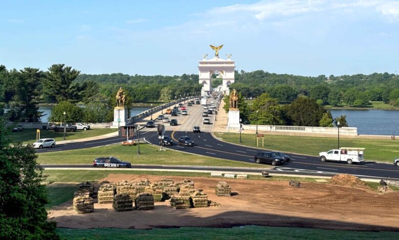 Trump’s 250-foot arch would cut Lincoln-Lee viewline